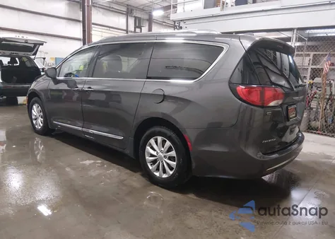 2019 Chrysler Pacifica Touring L из США, поврежденный, VIN 2C4RC1BG7KR609044
